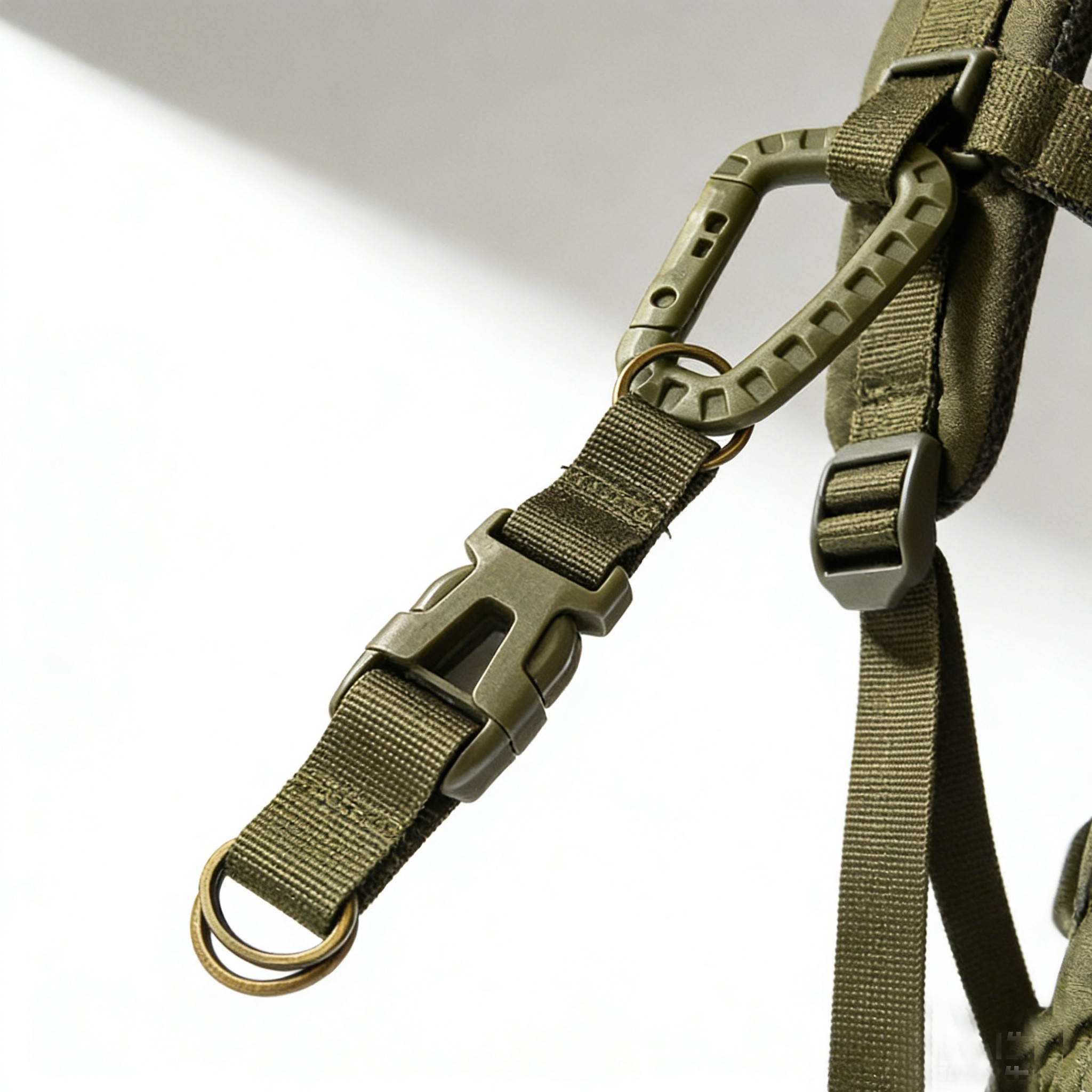 Keychain Multi Tool - Portachiavi Multifunzionale da Esterno con Gancio